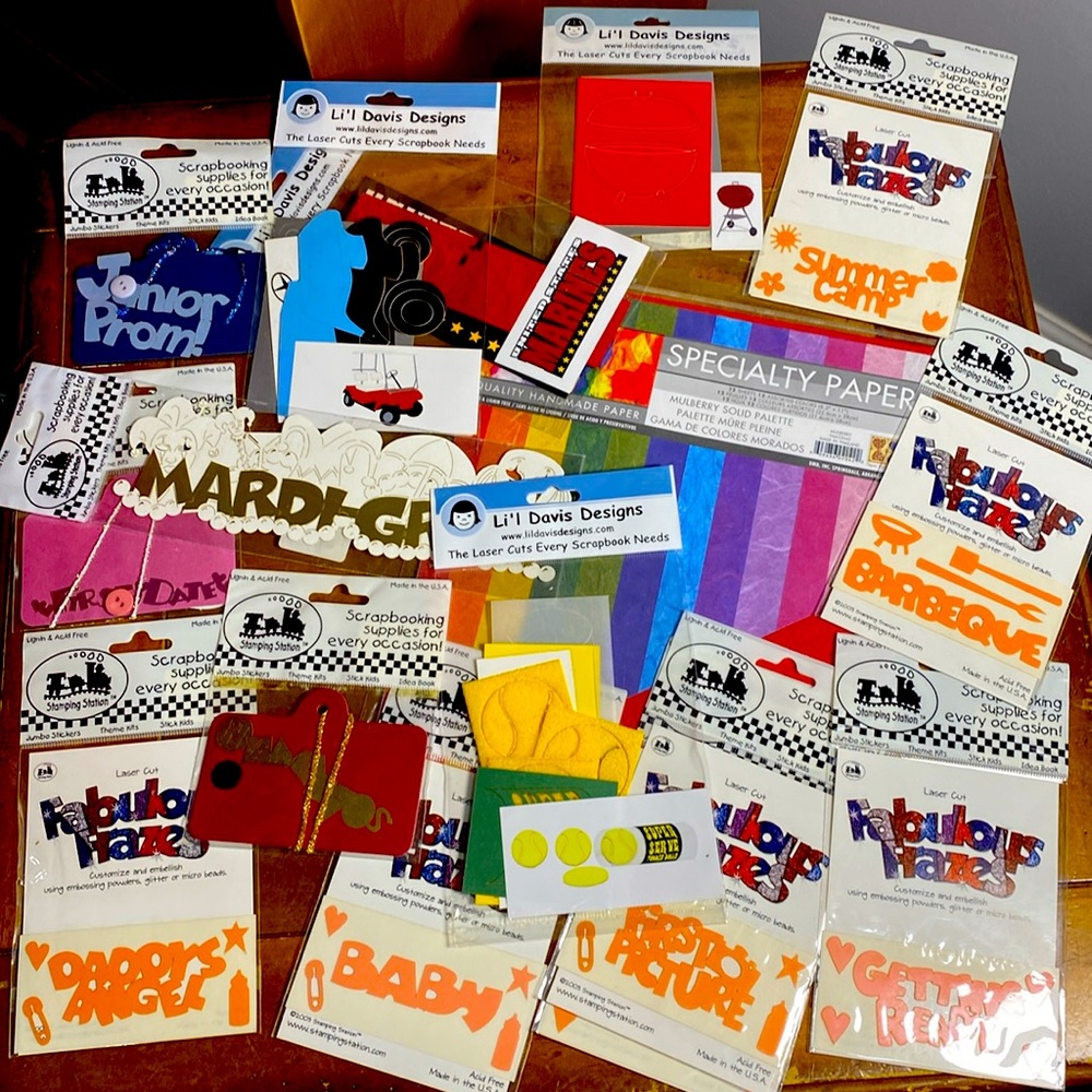Scrapbooking Lot